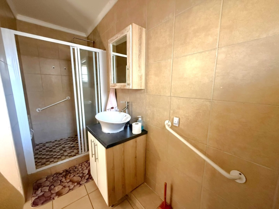 5 Bedroom Property for Sale in Hospitaalpark Free State